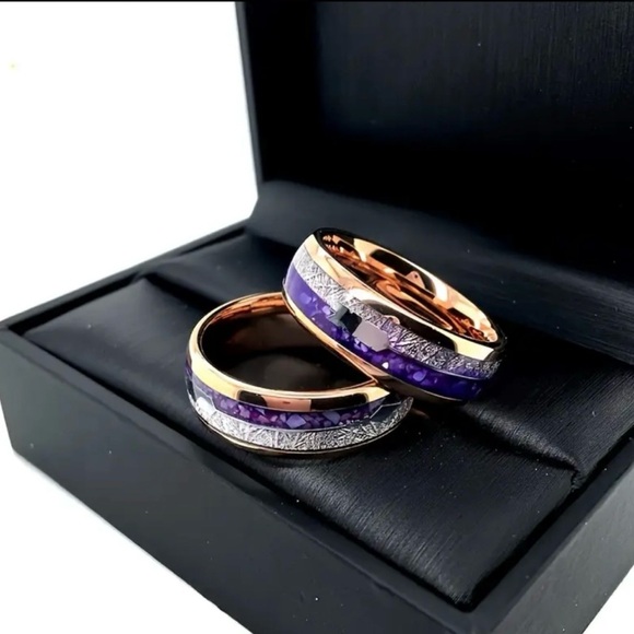 Chic Women's Ring with Purple and Gold Accents - Picture 3 of 3